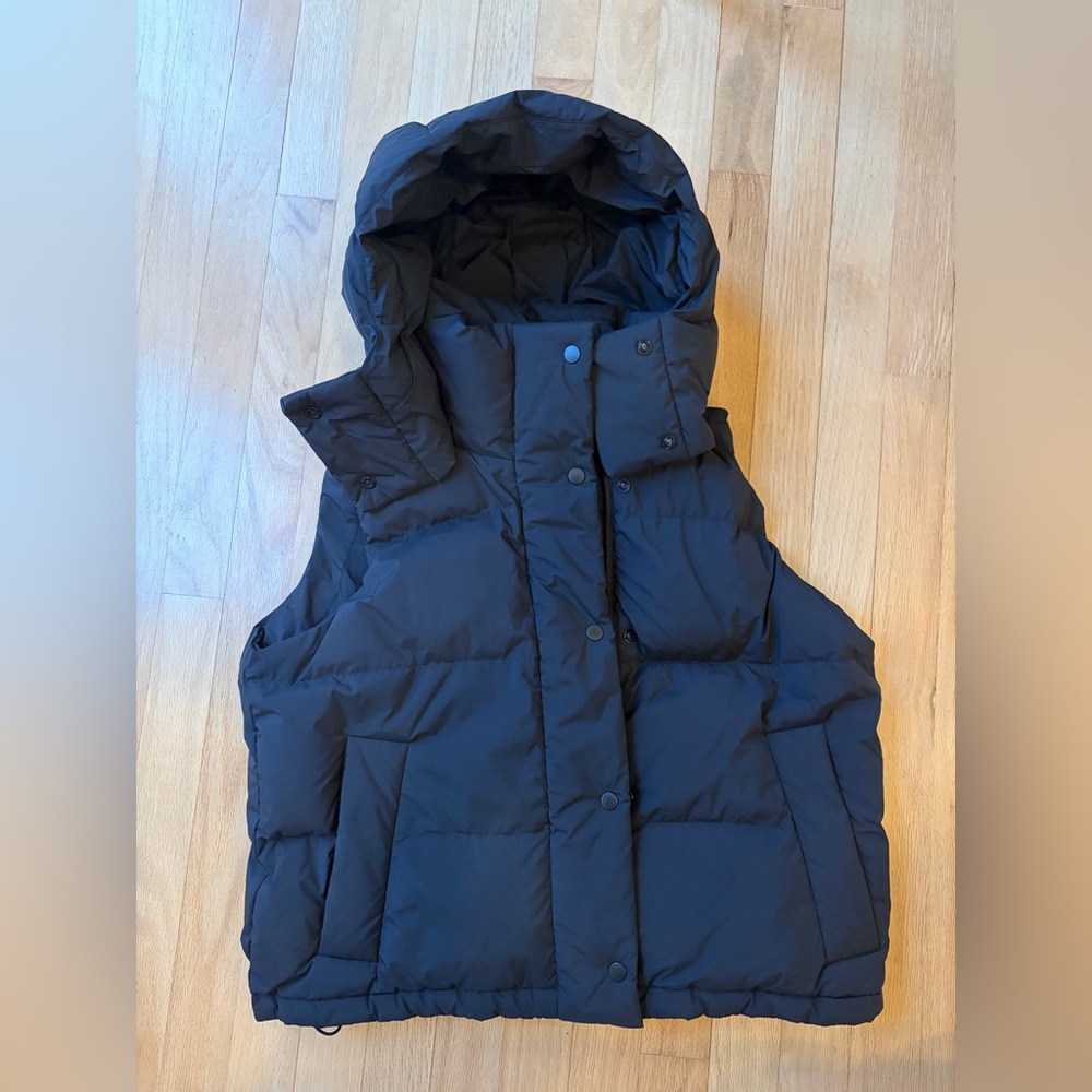 Lululemon Athletica Black Hooded Puffer Vest